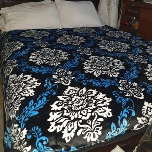 Selling microfiber fleece  throws